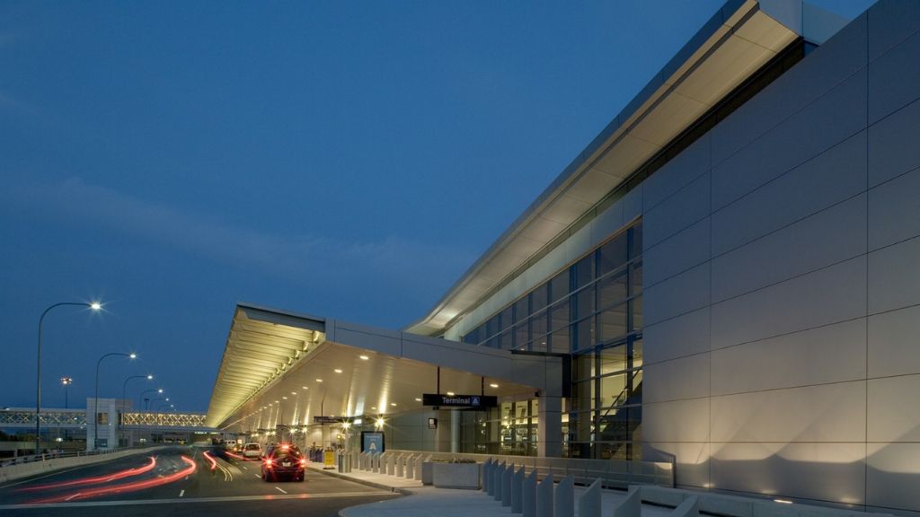 United Airlines Boston Logan International Airport - BOS Terminal