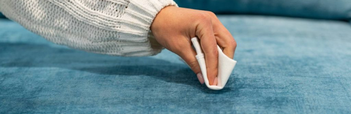 Pari Drycleaners Cover Image