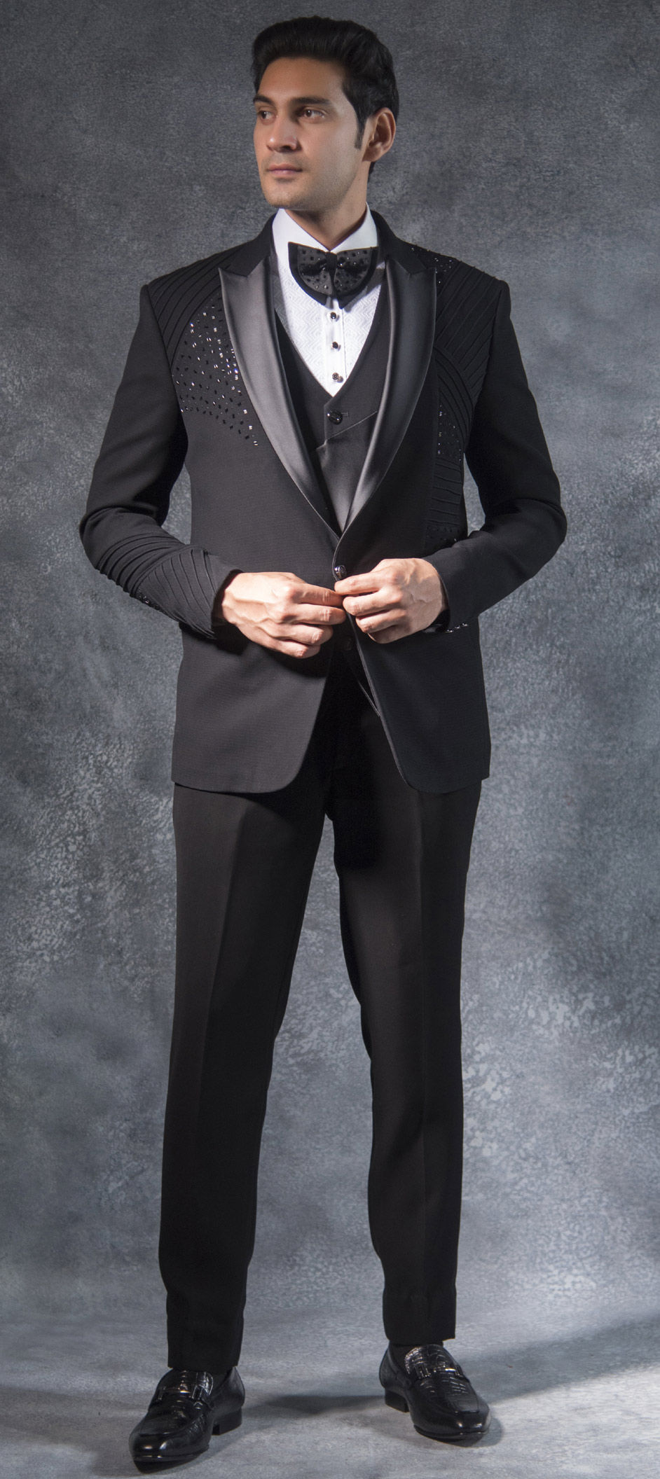 Wedding Tuxedos: The Perfect Blend Of Elegance And Confidence