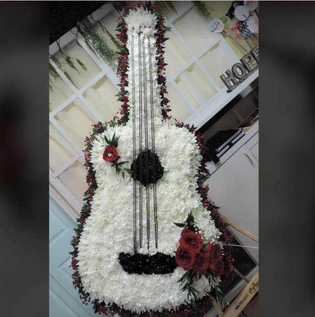 Choosing Flower Arrangements for a Funeral in Laredo Texas