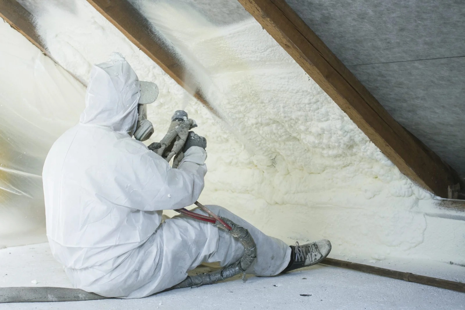 Top Spray Foam Insulation Contractors in Des Moines – Des Moines Insulation