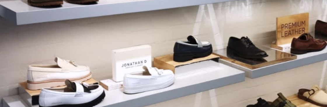 common projects sneakers Cover Image